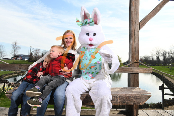 Caseys Easter Bunny 21-1302